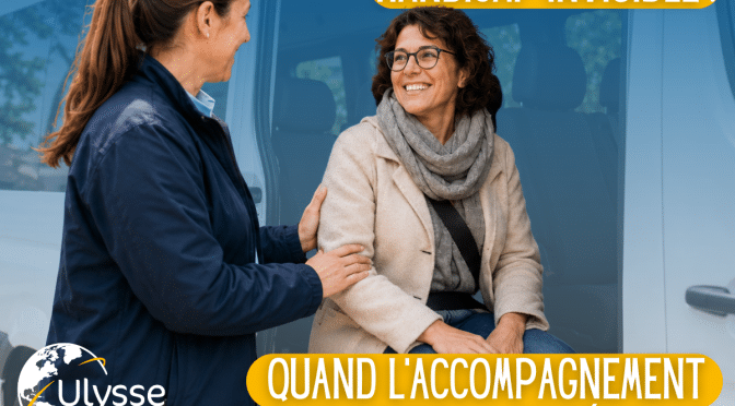 Conductrice-accompagnatrice Ulysse échangeant avec une passagère à bord d'un véhicule de transport adapté.
