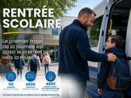 Rentrée scolaire et transport adapté des élèves en situation de handicap Conducteur-accompagnateur Ulysse accueillant un élève devant son établissement scolaire pour un transport adapté.